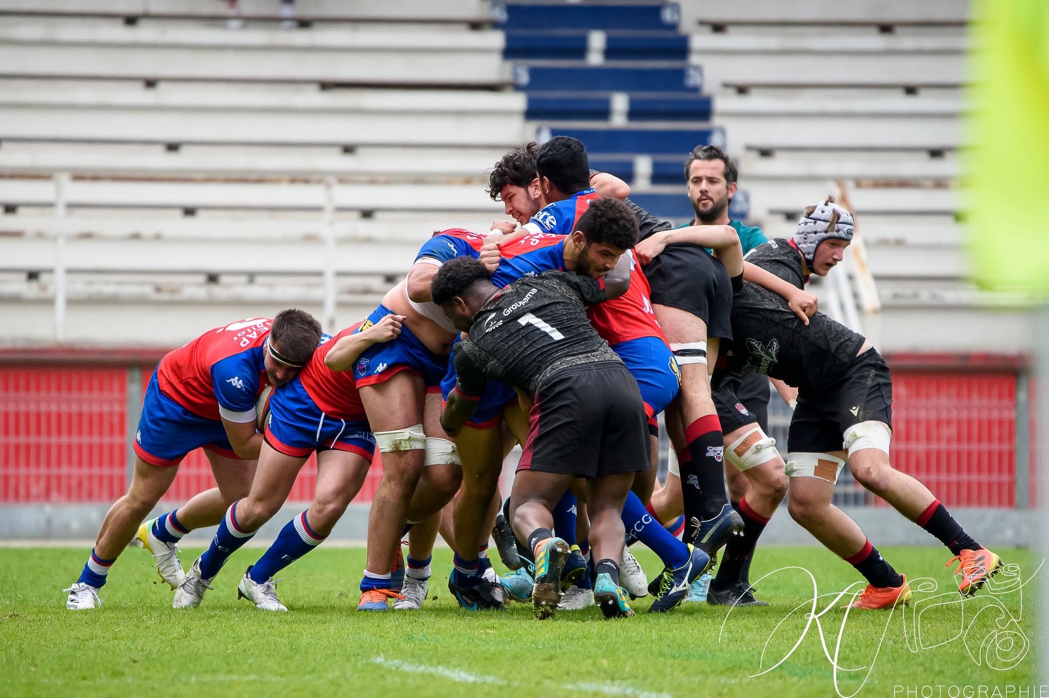  FC Grenoble Rugby - Lyon Olympique Universitaire - Rugby - 2023 CRABOS FCG (21) vs (15) LOU (#2023CRABOSFCGLOU04) Photo by: Karine Valentin | Siuxy Sports 2023-04-29