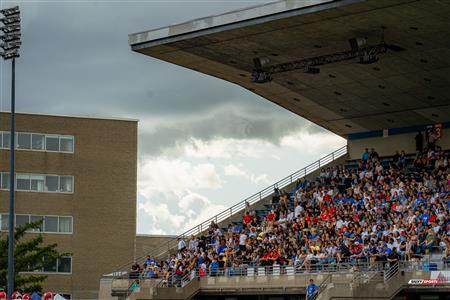 RSEQ Football Universitaire - Carabins-UdM (43) vs (11) Redbirds-McGill - Cheerleading - Crowd - Hal