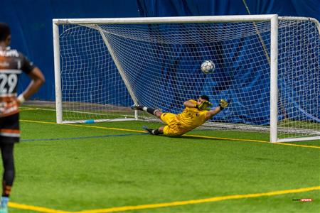 Soufiyan Ben Boubker arrête le penalty de AFG Warriors (3)