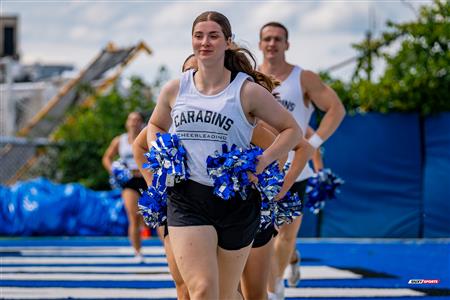 RSEQ Football Universitaire - Carabins-UdM (43) vs (11) Redbirds-McGill - Cheerleading - Crowd - Hal
