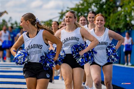 RSEQ Football Universitaire - Carabins-UdM (43) vs (11) Redbirds-McGill - Cheerleading - Crowd - Hal