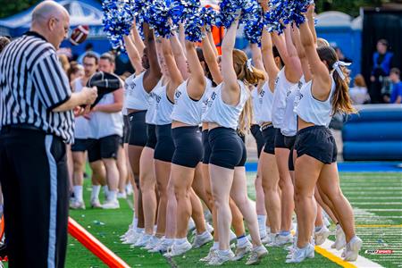 RSEQ Football Universitaire - Carabins-UdM (43) vs (11) Redbirds-McGill - Cheerleading - Crowd - Hal